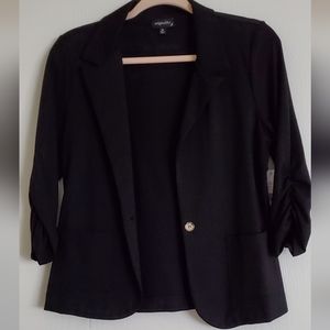 NWT scrunched sleeves black blazer